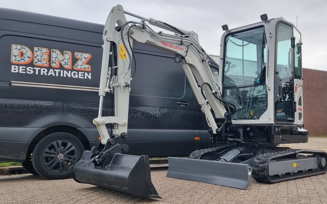 TAKEUCHI TB325R StageV voor DENZ Bestratingen